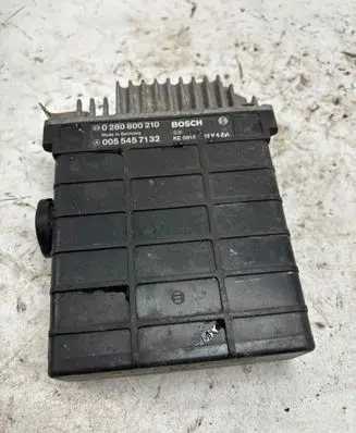 Mercedes-Benz E W124 Engine control unit/module 0055457132 0280800210
