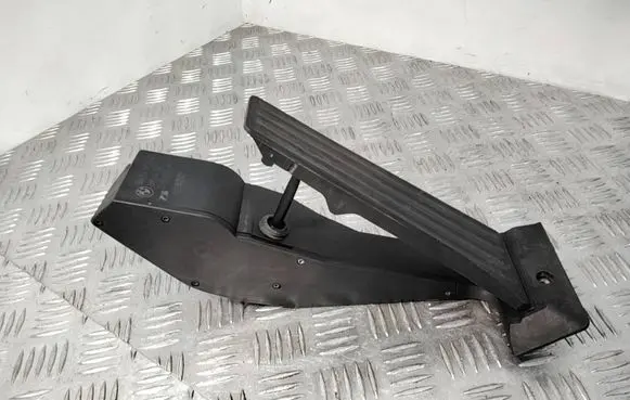 BMW 5 E60 E61 Accelerator throttle pedal 6759724 25916810 0707774