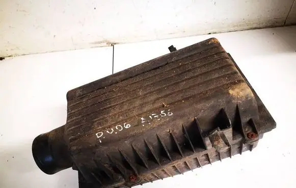 Air filter box