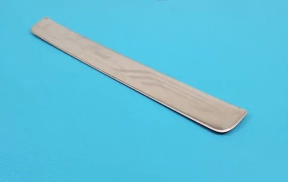 Foot area side trim