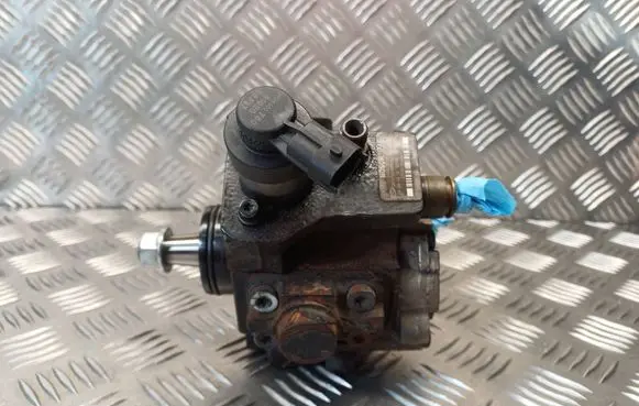 Hyundai i30 Fuel injection high pressure pump 0445010206 331002A420 0928400750