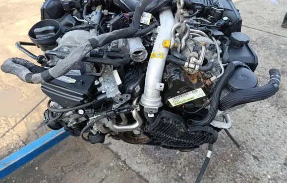 Mercedes-Benz E C207 W207 Engine