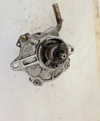 Mercedes-Benz C W203 Vacuum pump A61123065 A6112300065