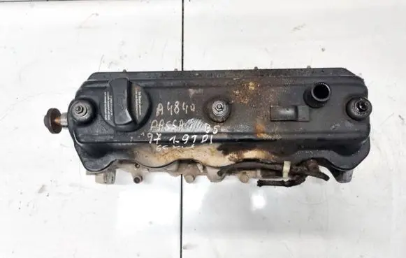 Volkswagen PASSAT B5 Engine head 028103373N