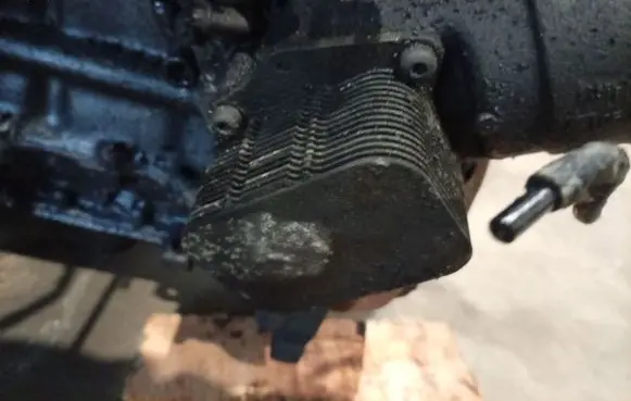 Ford C-MAX I Engine oil radiator
