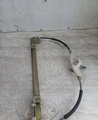Rear door manual window regulator