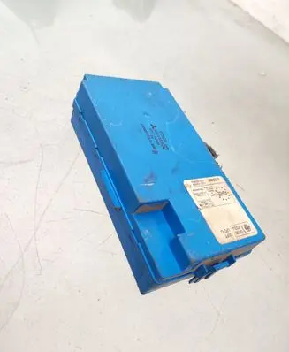 Mitsubishi Space Wagon Fuse module MR445952 G8C500M