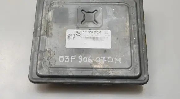 Skoda Yeti (5L) Engine control unit/module 03F906070M