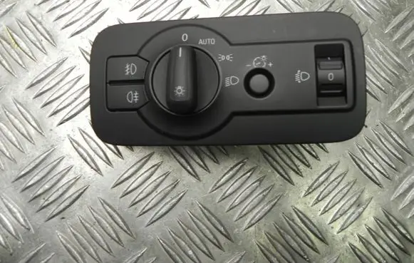 Volkswagen Touareg II Light switch 7P6941431B T3058