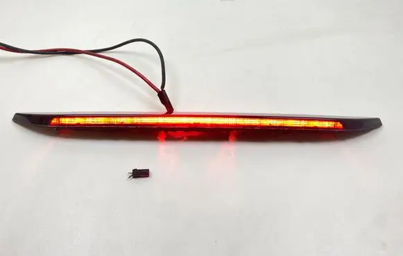 Ford Fusion II Third/center stoplight DS7313A601AL