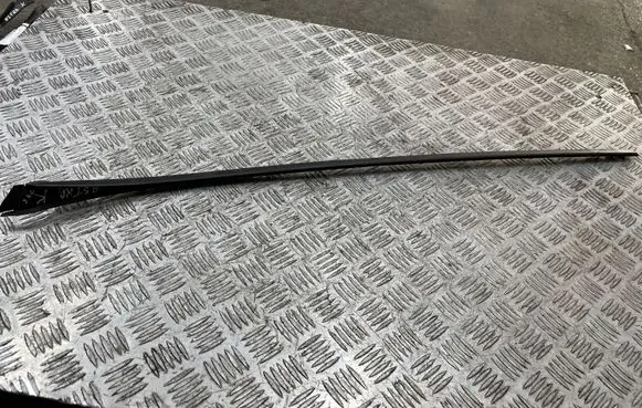 Opel Astra K Windshield trim 39041884