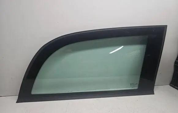 Opel Omega B2 Rear side window