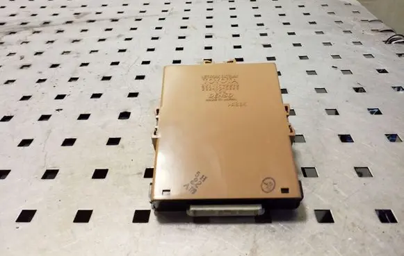 Lexus RX 330 - 350 - 400H Gateway control module 8911148080 2324005262