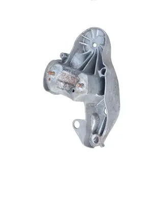 Engine mounting bracket