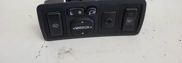 Toyota Avensis T250 Wing mirror switch 183575