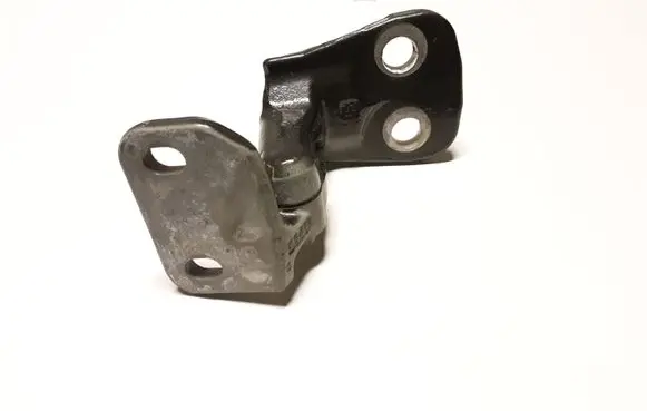 Land Rover Discovery 3 - LR3 Rear door lower hinge BDB780072 AA8SA