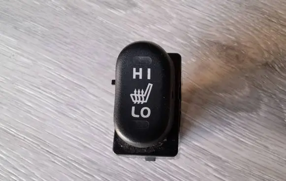 Mitsubishi Colt Seat heating switch 7L06