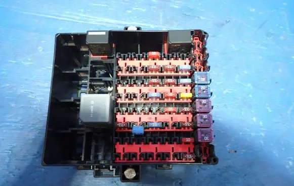 Ford Focus Fuse box set C1BT-14A005-LFA