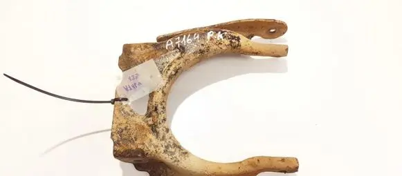 Peugeot 407 Front lower control arm/wishbone 446328c
