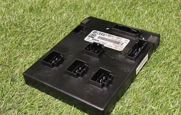 Audi A4 S4 B8 8K Comfort/convenience module 8K0907063D F005V00749