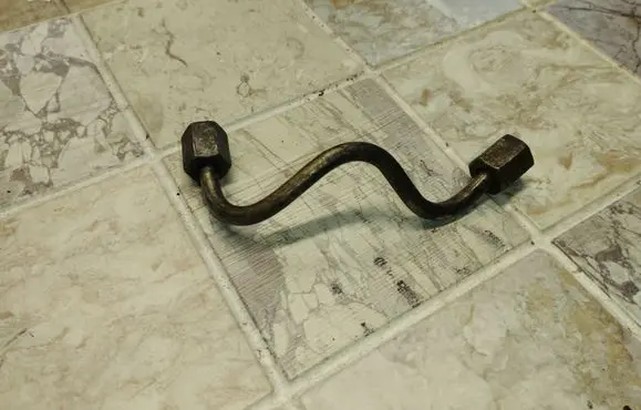 Hyundai Santa Fe Fuel injector supply line/pipe 