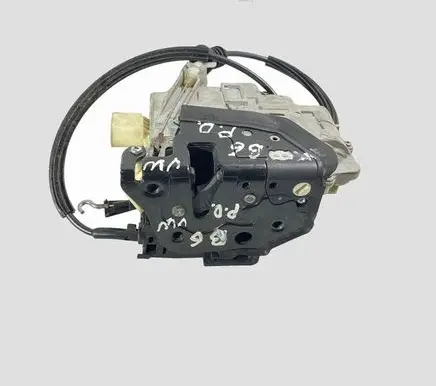 Volkswagen PASSAT B6 Front door lock 3C1837016A