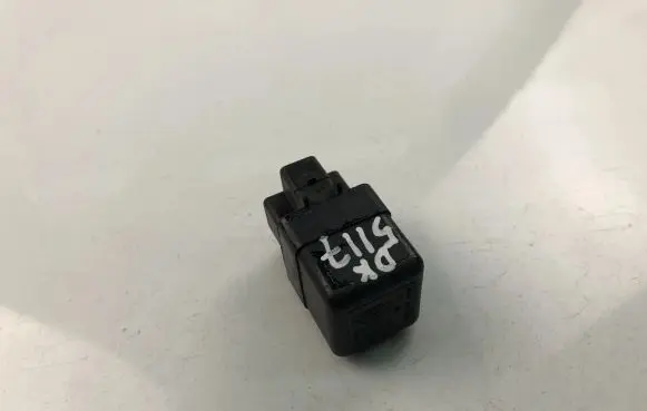 Nissan Navara D22 Other relay 2523079982