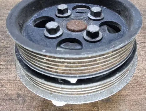 Volvo S60 Power steering pump pulley 31258133