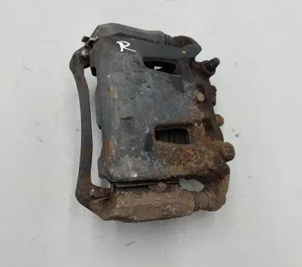 Nissan Leaf II (ZE1) Front brake caliper