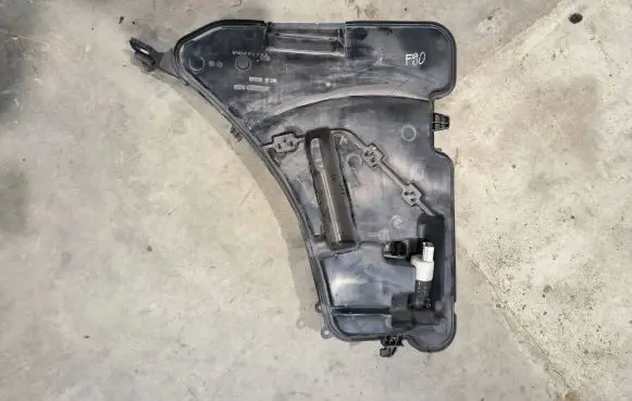 BMW M5 F90 Windshield washer fluid reservoir/tank 8071453 105435