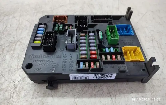 Peugeot 508 RXH Fuse module 9664992380