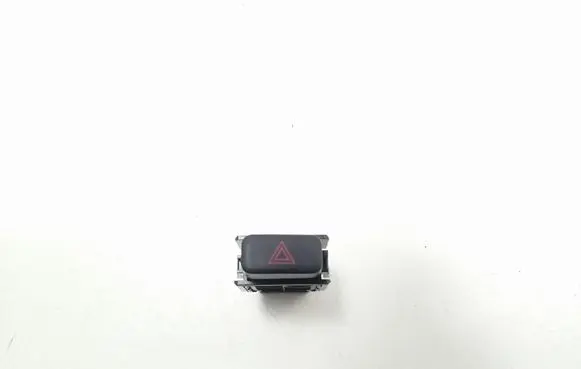 Toyota Hilux (AN10, AN20, AN30) Hazard light switch 843320K010