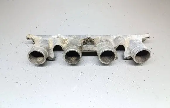 Volkswagen PASSAT B5 Intake manifold 06B133216B