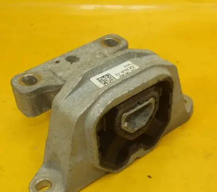 Volkswagen Up Engine mount bracket 1S0199262