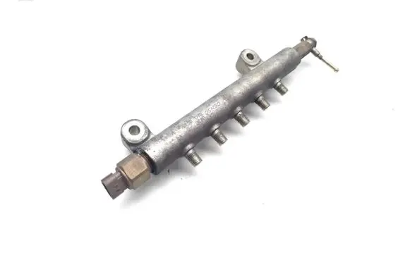 Nissan X-Trail T30 Fuel main line pipe 06G0945