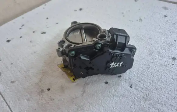 BMW 3 F30 F35 F31 Electric throttle body valve 8623324-03