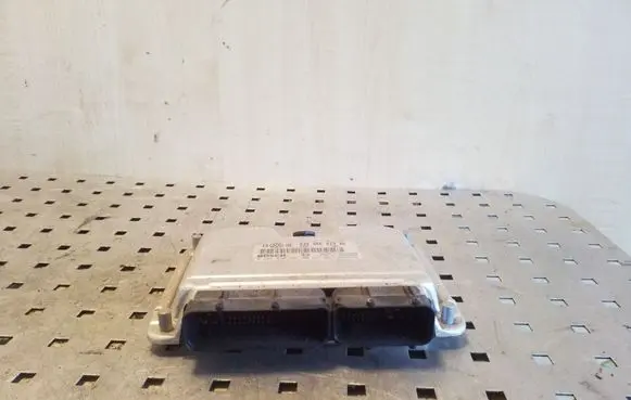 Volkswagen PASSAT B5 Engine control unit/module 038906019