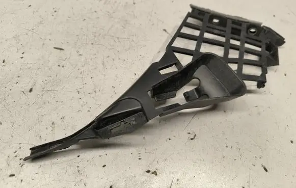 Mercedes-Benz CLA C117 X117 W117 Front bumper mounting bracket A1178850621