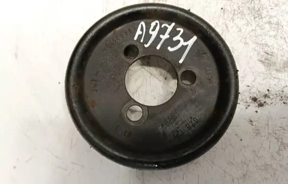 Volkswagen PASSAT B5 Water pump pulley 028121031j
