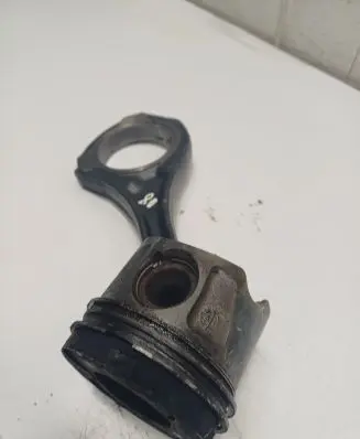 Mercedes-Benz Sprinter W906 Piston with connecting rod 72579
