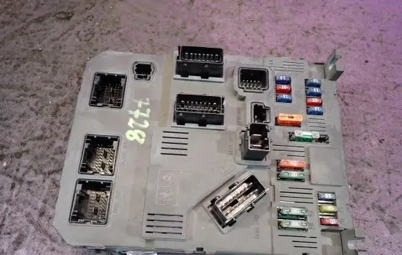 Peugeot 206 CC Fuse box set 9645747480