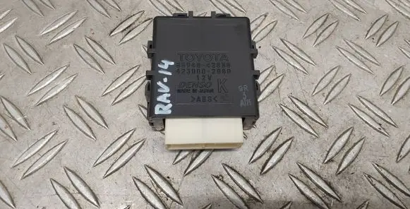 Toyota RAV 4 (XA40) Window wiper relay 8594042030