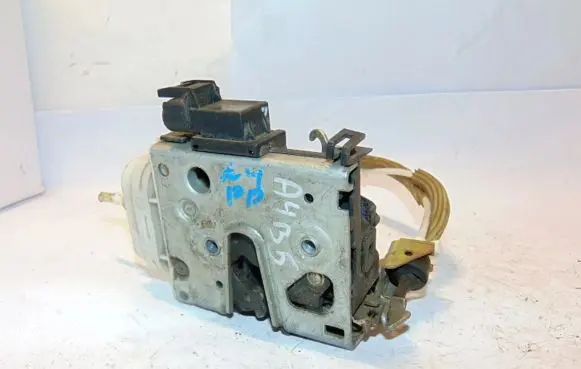 Audi A4 S4 B5 8D Front door lock 8D1837016B 8D1837016A