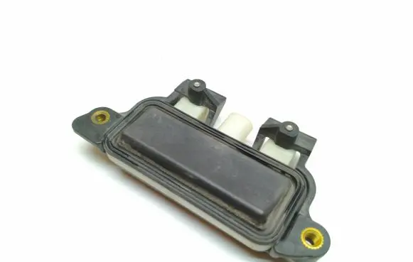 Mercedes-Benz E W212 Tailgate opening switch 2218702410