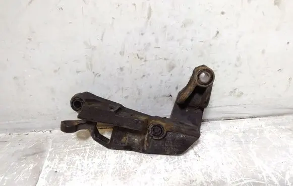 Opel Zafira A Engine mounting bracket 90538558 71359779