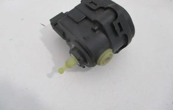 Renault Laguna II Headlight level adjustment motor 8200006664