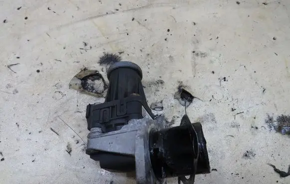 Nissan Qashqai EGR valve 431043672