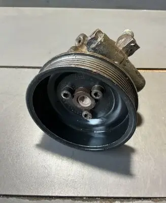 Seat Ibiza II (6k) Power steering pump 030145269B