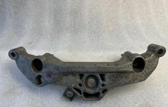 Mini One - Cooper Coupe R56 Gearbox mounting bracket 22116772032 67871110