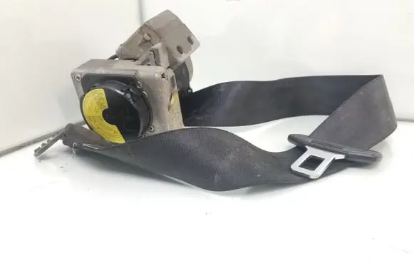 Rear seatbelt